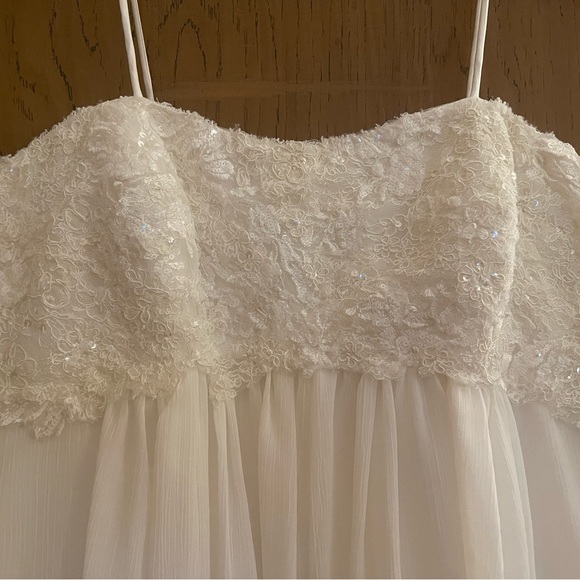 Wedding Dress - Picture 3 of 7